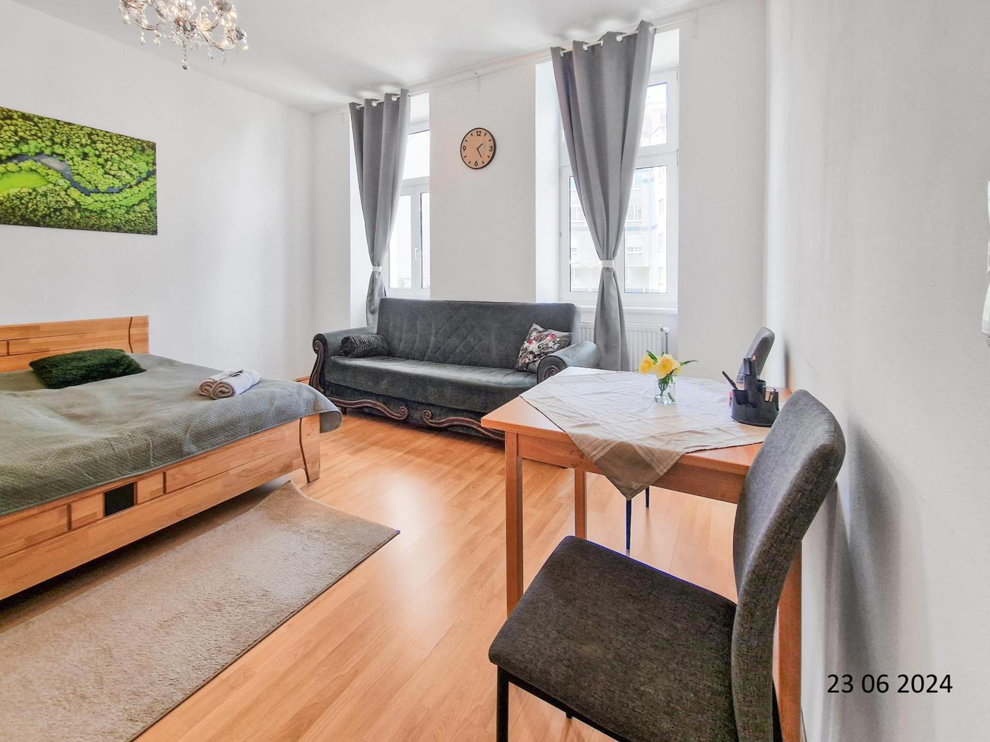 Elegant Three-Bedroom Suite Vienna Exterior photo